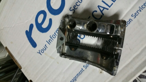 ขายฝาครอบเกียร์ auto, automatic shifter cover bmw 2002 1602 ตรงรุ่น ของหายากครับ สภาพมือสองจาก USA

เอาไปชุบ หรือ พ่นโครเมียม ก็สวยแล้วครับ

4500

0834301397
Line: surawat.hant