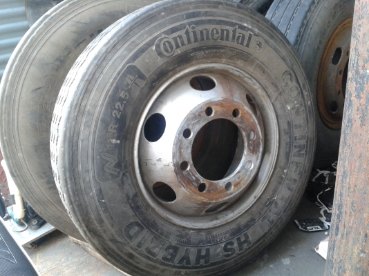 ยางล้อรถเทเลอร์