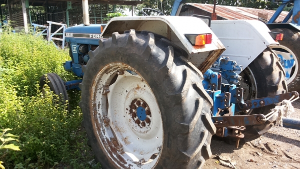 ขาย Ford6610 รถนำเข้า ไม่เคยใช้ในไทย 330000