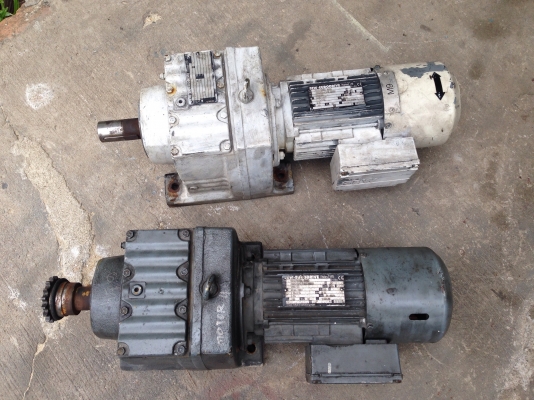 ขายมอเตอร์เกียร์ Sew Eurodrive 1HP. 380V มีระบบเบรคในตัว อัตราทด 1:60 เพลาออกประมาณ 23 รอบต่อนาที สภาพสวยเดิมๆ วิ่งนิ่มมาก พร้อมใช้งาน มี 2ตัวครับ ขายมอเตอร์เกียร์ Sew Eurodrive 1HP. 380V มีระบบเบรคในตัว อัตราทด 1:60 เพลาออกประมาณ 23 รอบต่อนาที สภาพสวยเดิมๆ วิ่งนิ่มมาก พร้อมใช้งาน มี 2ตัวครับ