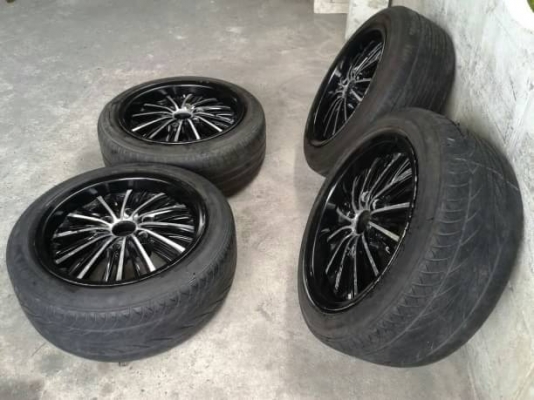 ขอบ17นิ้ว6รู พร้อมยาง สวยๆ 4 ล้อ ราคา 7900 บาท ขอบ17นิ้ว6รู พร้อมยาง สวยๆ 4 ล้อ ราคา 7900 บาท