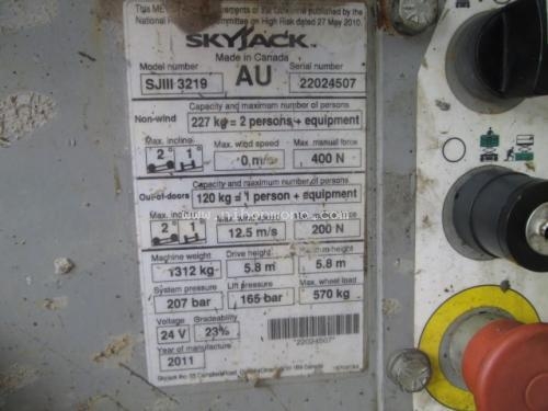 New รถกระเช้า SKYJACK SJIII3219 รหัสสินค้า : 80904353 Tel.086-8150487 Line ID: nihonmono