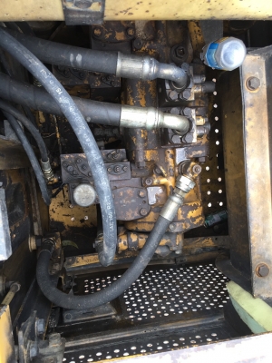 Komatsu PC200-5/ แม็กโฮลมือสอง/ ไฟฟ้าครบ ช่วงล่างเต็ม ทำงานได้เลย เอกสารเล่ม