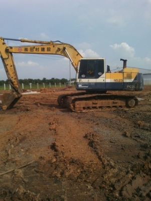 Komatsu PC200-5/ แม็กโฮลมือสอง/ ไฟฟ้าครบ ช่วงล่างเต็ม ทำงานได้เลย เอกสารเล่ม