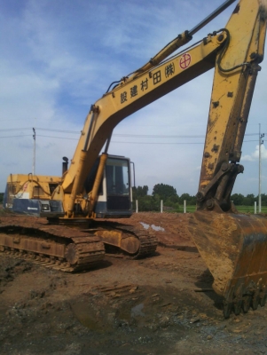 Komatsu PC200-5/ แม็กโฮลมือสอง/ ไฟฟ้าครบ ช่วงล่างเต็ม ทำงานได้เลย เอกสารเล่ม