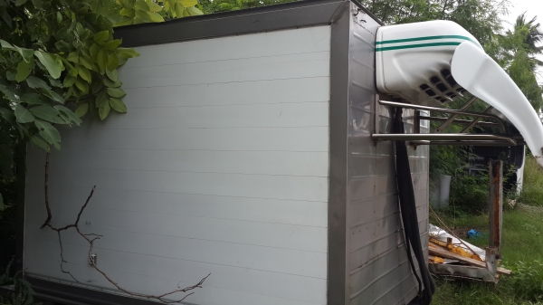 ขายรถตู้เย็น สภาพดี ทำอุณหภูมิ-18 องศา ตู้ได้มาตราฐาน