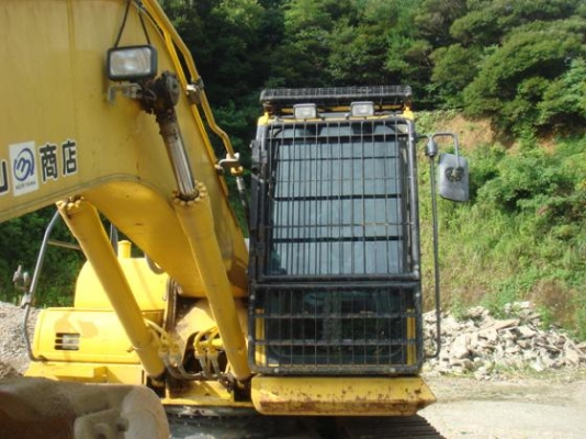 KOMATSU รุ่น PC200-8 N1 ปี 2012 KOMATSU รุ่น PC200-8 N1 ปี 2012