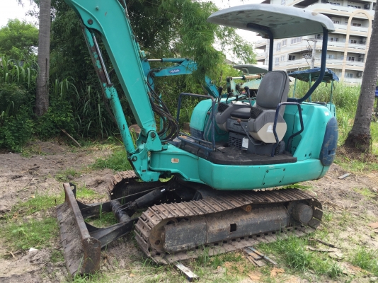 ☎️098-320. 6676. Komatsu. PC 35. สภาพสวยๆ มีลายแย๊ก คอนโทรลจ๊อก สนใจติดต่อได้ครับ