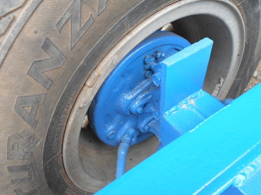 ขายแท่นเครื่องเหล็กน้าสามก่วาง82ยาว150เซนสามแหล่มยาว35เซนของให่มครับ 0810074646 ครับ