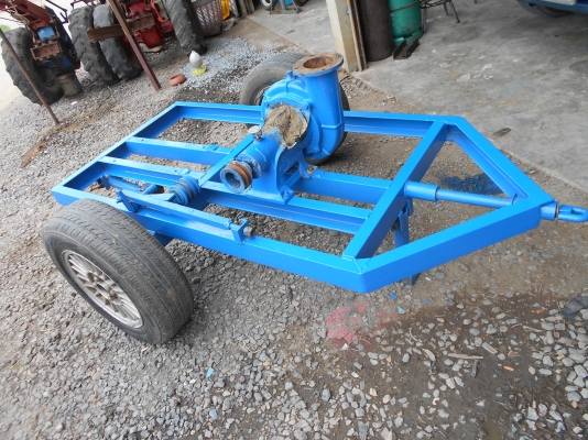 ขายแท่นเครื่องเหล็กน้าสามก่วาง82ยาว150เซนสามแหล่มยาว35เซนของให่มครับ 0810074646 ครับ