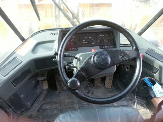 ** ราคา 2.55 ล้าน ** Komatsu WA180-3A ปี 2012 (ป้ายแดงออกห้างใหม่ 4.4ล้าน) รถมือเดียว 3,xxx ชม.แท้ๆ สภาพ 90\% รถ Made in Japan ** ราคา 2.55 ล้าน ** Komatsu WA180-3A ปี 2012 (ป้ายแดงออกห้างใหม่ 4.4ล้าน) รถมือเดียว 3,xxx ชม.แท้ๆ สภาพ 90\% รถ Made in Japan