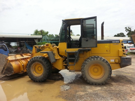 ** ราคา 2.55 ล้าน ** Komatsu WA180-3A ปี 2012 (ป้ายแดงออกห้างใหม่ 4.4ล้าน) รถมือเดียว 3,xxx ชม.แท้ๆ สภาพ 90\% รถ Made in Japan