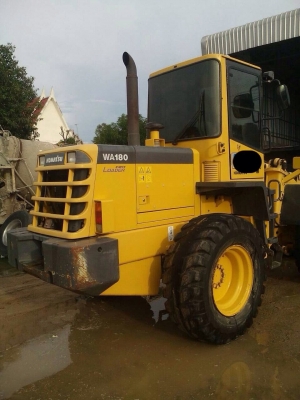 ** ราคา 2.55 ล้าน ** Komatsu WA180-3A ปี 2012 (ป้ายแดงออกห้างใหม่ 4.4ล้าน) รถมือเดียว 3,xxx ชม.แท้ๆ สภาพ 90\% รถ Made in Japan ** ราคา 2.55 ล้าน ** Komatsu WA180-3A ปี 2012 (ป้ายแดงออกห้างใหม่ 4.4ล้าน) รถมือเดียว 3,xxx ชม.แท้ๆ สภาพ 90\% รถ Made in Japan