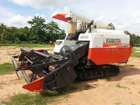 ขายรถเกี่ยวข้าว KUBOTA DC95GM ปี56 ใช้งานน้อย สภาพสวยมาก แท็คใหม่ทั้งสองข้าง เอกสารเล่มทะเบียนพร้อมโอน ราคา650,000 สนใจโทร 090-8588220คุณนะ 093-3258446คุณบิว หรือเข้าดูสินค้าอื่นๆได้ที่ www.narong2truck.com หรือ www.truck.in.th/498 หรือเพจFacebook ณรงค์ ซ