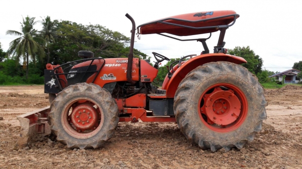 KUBOTA M9540