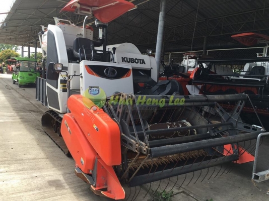 รถเกี่ยวนวดข้าวคูโบต้ามือสองพร้อมใช้ DC70 รองกระสอบ