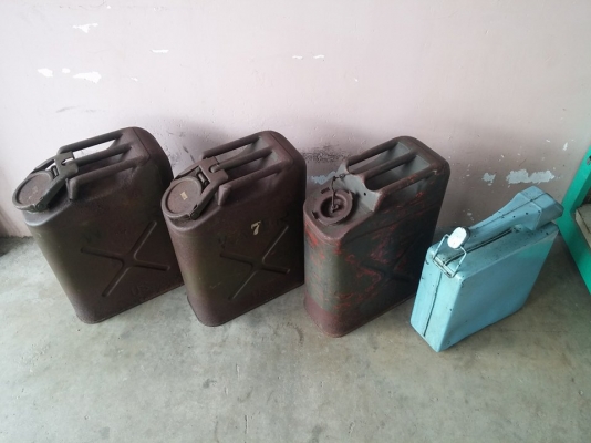 ถังน้ำมัน US แท้ สวยๆหายากคับ น่าสะสม