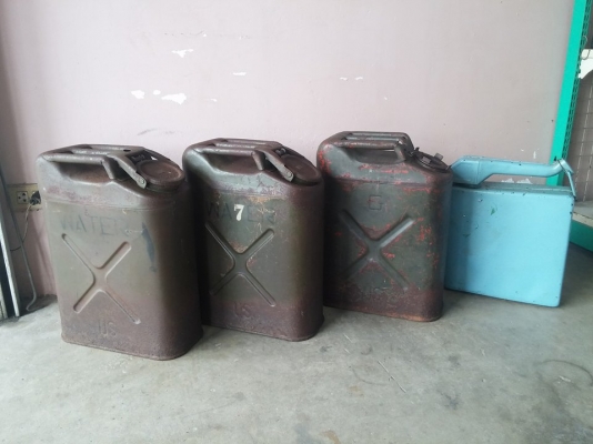 ถังน้ำมัน US แท้ สวยๆหายากคับ น่าสะสม