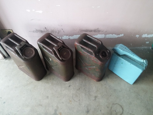 ถังน้ำมัน US แท้ สวยๆหายากคับ น่าสะสม