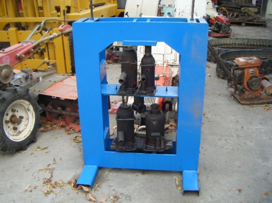 แท่นอัดแม่แรง