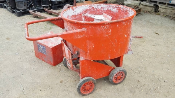 โม่ปูนฉาบสภาพใหม่เจ้าของใช้ต่อเติมบ้านงานเดียวมาเทสได้ครับ (ไม่มีมอเตอร์)