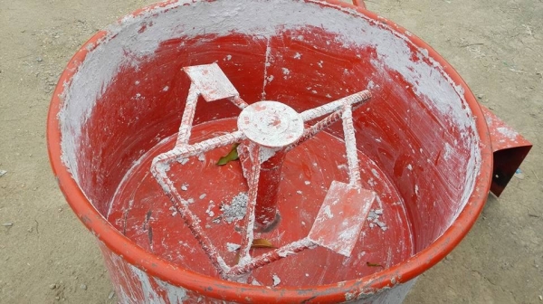 โม่ปูนฉาบสภาพใหม่เจ้าของใช้ต่อเติมบ้านงานเดียวมาเทสได้ครับ (ไม่มีมอเตอร์)