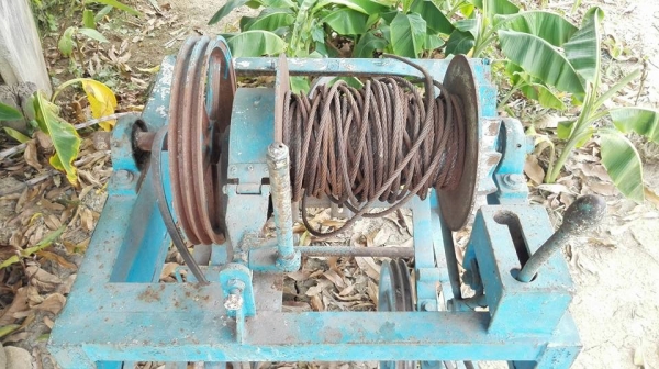 ลิฟท์กระป๋องขึ้นปูนไซด์ก่อสร้าง (ไม่มีมอเตอร์)