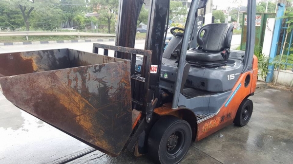 แหล่งรวมรถโฟล์คลิฟท์งาเทอิ้งค์ฟอร์คสำหรับตักยางก้อนยางพารายางถ้วยและขี้ยางตักไม้บดตักขวดตักพลาสติกและอื่นๆ แหล่งรวมรถโฟล์คลิฟท์งาเทอิ้งค์ฟอร์คสำหรับตักยางก้อนยางพารายางถ้วยและขี้ยางตักไม้บดตักขวดตักพลาสติกและอื่นๆ