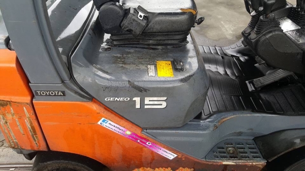 แหล่งรวมรถโฟล์คลิฟท์งาเทอิ้งค์ฟอร์คสำหรับตักยางก้อนยางพารายางถ้วยและขี้ยางตักไม้บดตักขวดตักพลาสติกและอื่นๆ แหล่งรวมรถโฟล์คลิฟท์งาเทอิ้งค์ฟอร์คสำหรับตักยางก้อนยางพารายางถ้วยและขี้ยางตักไม้บดตักขวดตักพลาสติกและอื่นๆ