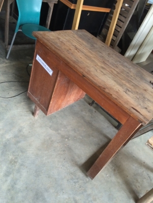 โต๊ะทำงานไม้สัก