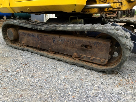 ขายรถแบคโฮ KOMATSU PC30-6 นำเข้าจากญี่ปุ่น ไม่เคยใช้งานในไทย ติดต่อ 086-324-1992