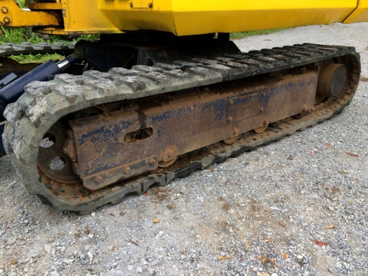 ขายรถแบคโฮ KOMATSU PC30-6 นำเข้าจากญี่ปุ่น ไม่เคยใช้งานในไทย ติดต่อ 086-324-1992