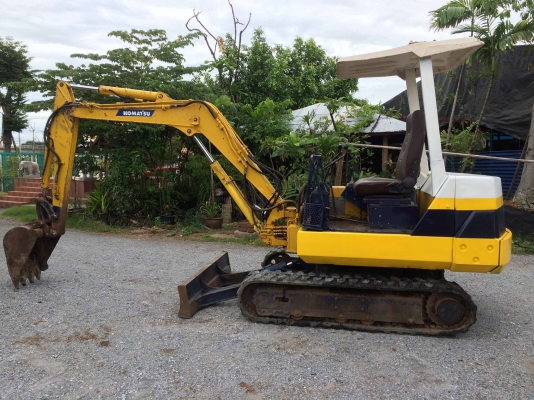 ขายรถแบคโฮ KOMATSU PC30-6 นำเข้าจากญี่ปุ่น ไม่เคยใช้งานในไทย ติดต่อ 086-324-1992