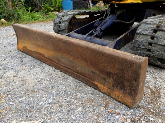 ขายรถแบคโฮ KOMATSU PC30-6 นำเข้าจากญี่ปุ่น ไม่เคยใช้งานในไทย ติดต่อ 086-324-1992