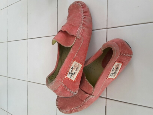 รองเท้า YC Yellow cab New York Size:43 (27 Cm.) รองเท้า YC Yellow cab New York Size:43 (27 Cm.)