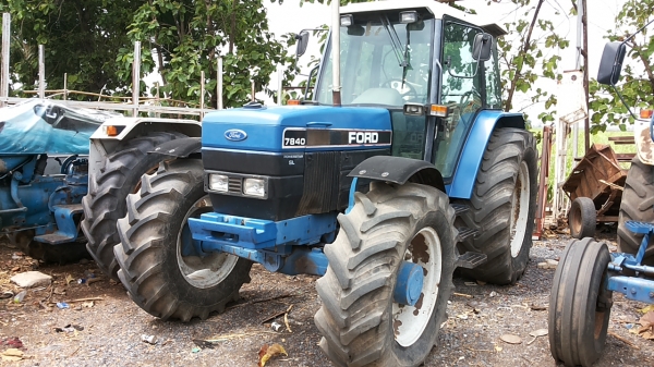 ขาย Ford 7840 เกียร์ 16x16 แอร์เย็นๆ รถนอกยังไมใช้ในไทย 540000บ.