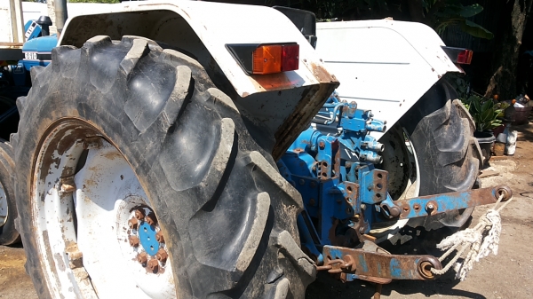 ขาย Ford6610 รถนำเข้า ไม่เคยใช้ในไทย 330000