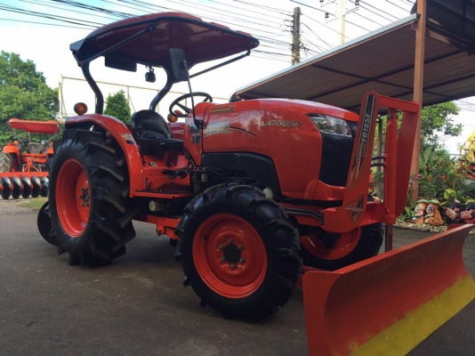 ขายรถไถ Kubota L4708SP (4WD) พร้อมใบมีดและผานพรวนช้าง รถไร่ สวยๆ พร้อมใช้งาน