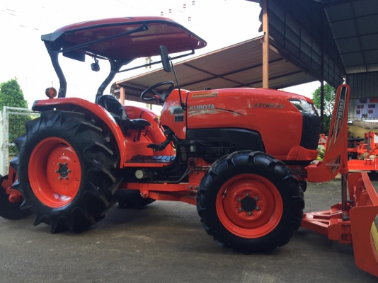 ขายรถไถ Kubota L4708SP (4WD) พร้อมใบมีดและผานพรวนช้าง รถไร่ สวยๆ พร้อมใช้งาน