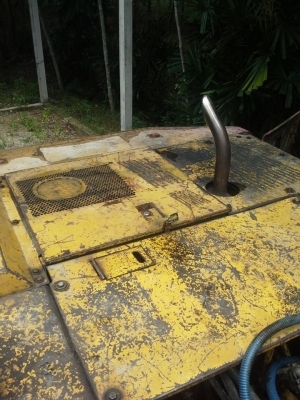 KOMATSU รุ่น PC 200-5 สภาพสวยพร้อมใช้ KOMATSU รุ่น PC 200-5 สภาพสวยพร้อมใช้