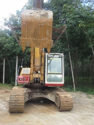 KOMATSU รุ่น PC 200-5 สภาพสวยพร้อมใช้ KOMATSU รุ่น PC 200-5 สภาพสวยพร้อมใช้