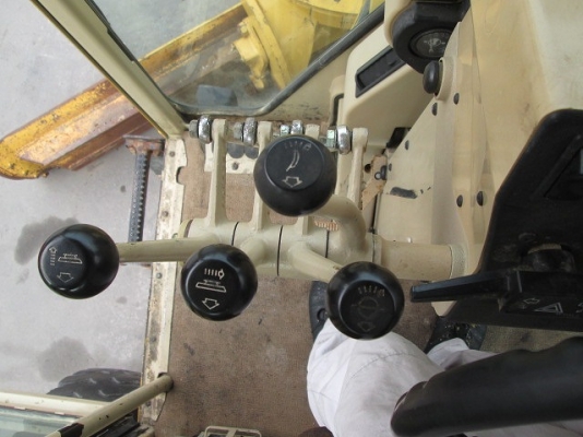 ขายรถเกรด 140H#APM02xxx ปี 2005 มือสองนำเข้าจากอเมริกา ยังไม่เคยใช้งานที่ไทย