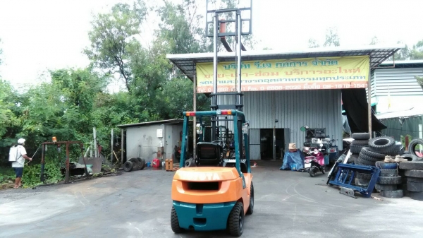 Toyota7fd25ขนาด2.5ตัน เสาสูง4เมตร เกียร์ออร์โต้ เครื่องยนต์ดีเซล2Z ยางตันใหม่4เส้น ราคาต่องรองได้0816161541