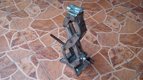 แม่แรงยกรถเก๋ง TOYOTA AISIN แบบสองชั้น