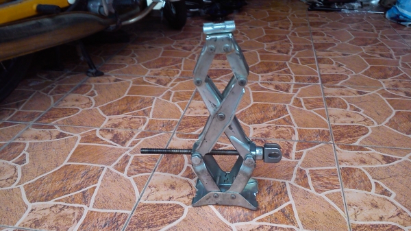 แม่แรงยกรถเก๋ง TOYOTA AISIN แบบสองชั้น