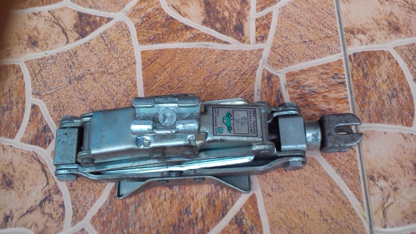 แม่แรงยกรถเก๋ง TOYOTA AISIN แบบสองชั้น