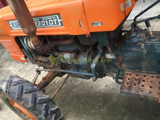 รถไถคูโบต้ามือสองเก่าไทยราคาถูก L2201DT สองเพลา