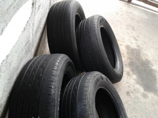 ยาง บริสโตน 215/60R16ปี14 สวยๆ 4 เส้น ราคา 2300 บาท