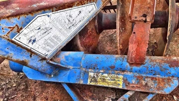 ขายรถไถFORD 6640 2เพลา อุปกรณ์ ดันหน้า ผานหลัง รถสวยสภาพดี รถบ้านใช้งานอยู่ เอกสารพร้อมโอน ราคา480,000 สนใจโทร 090-8588220คุณนะ 093-3258446คุณบิว หรือเข้าดูสินค้าอื่นๆได้ที่ www.narong2truck.com หรือ www.truck.in.th/498 หรือเพจFacebook ณรงค์ ซื้อขายรถมือส