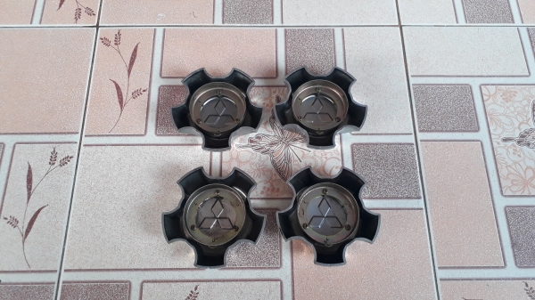 ฝาปิดดุมล้อ Mitsubishi Pajero Pinin